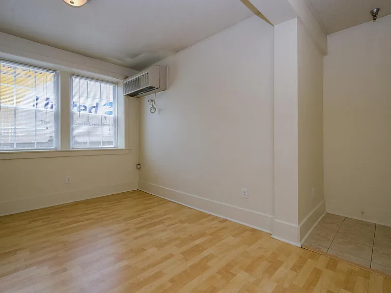Suites on Lincoln Way — Photo 17