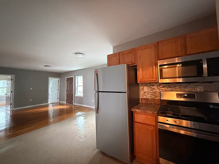 48 Hovendon Ave #1 — Photo 5
