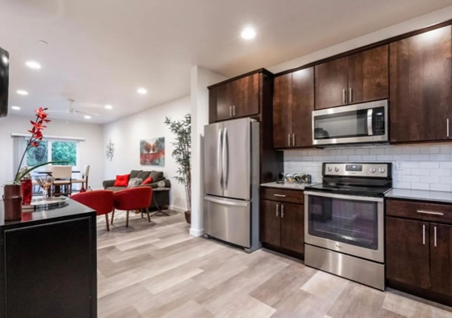 3-Story Urban Walk Up at a Modern Community * Flexible Lease Terms - 3 months, 6 months or Year L... — Photo 2