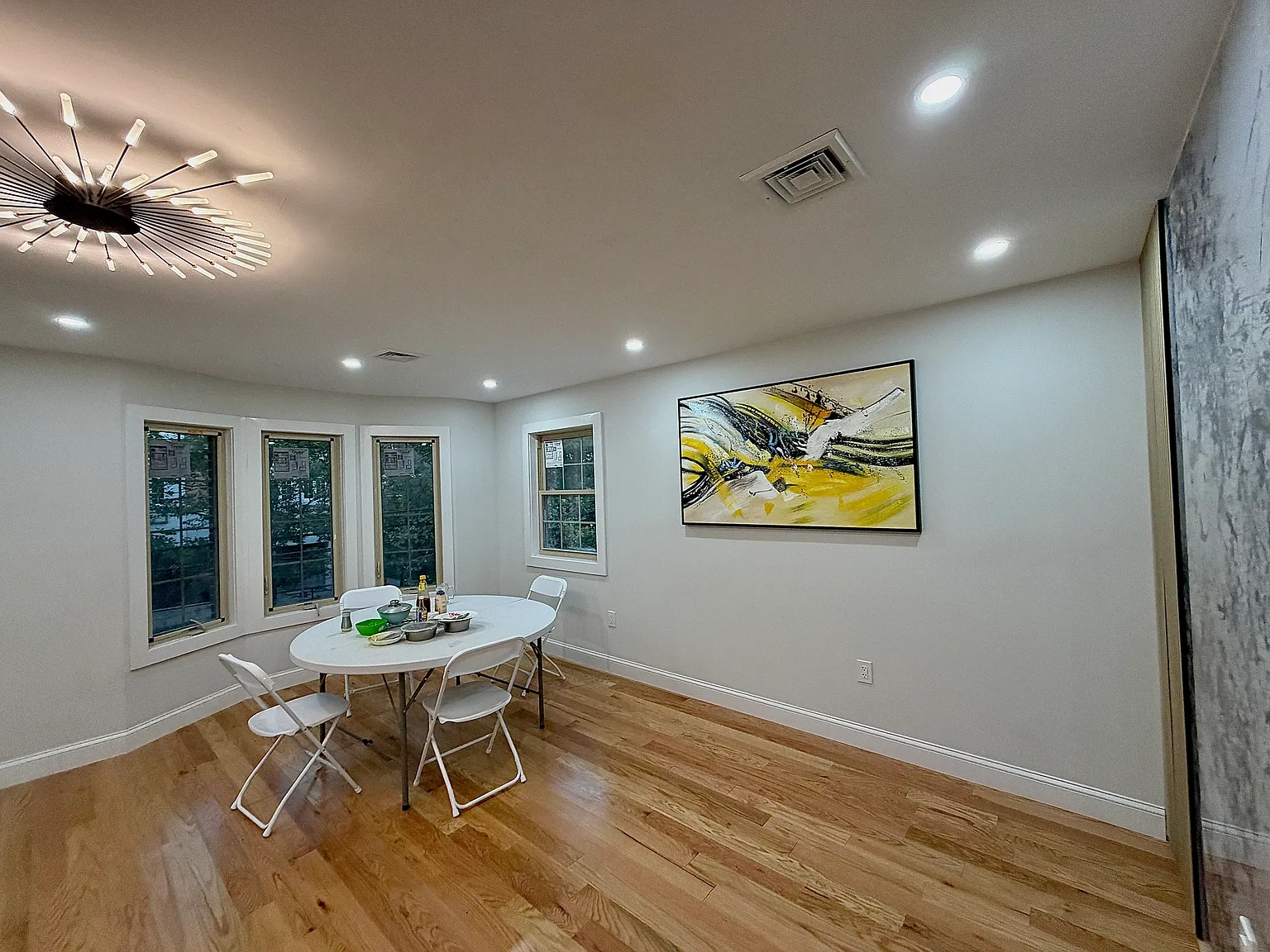 4 bed, 1350 sqft, $4,000 — Photo 2