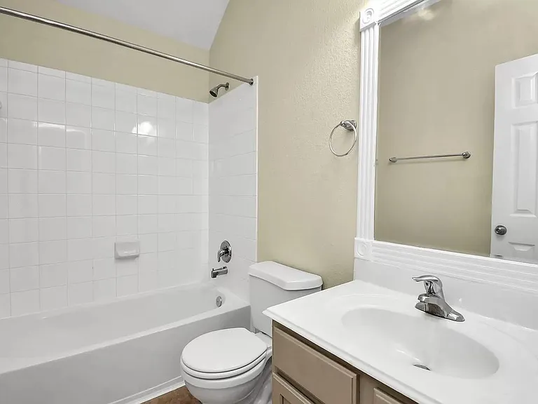 6315 Bain Dr — Photo 40