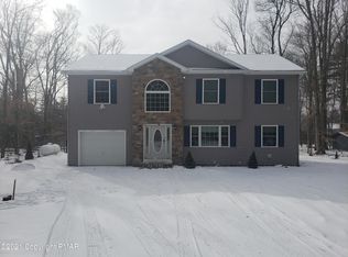 456 Stillwater Dr, Pocono Summit, PA 18346