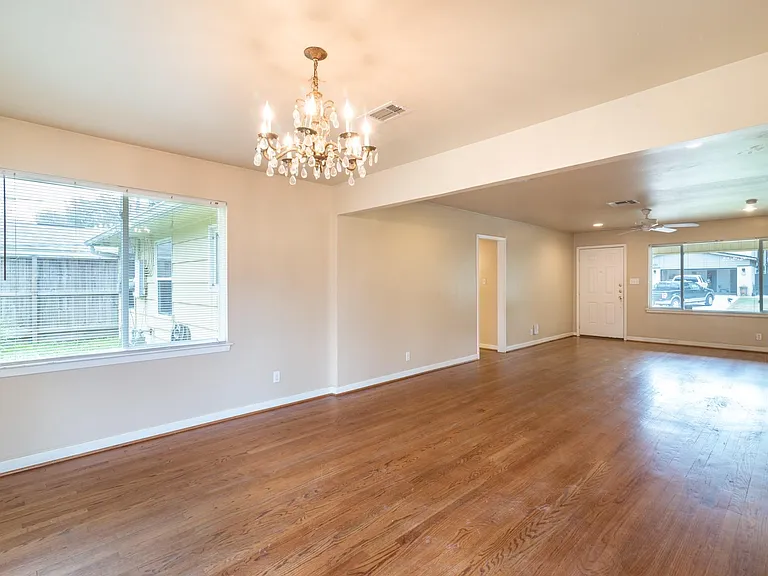 9718 Pine Lake Dr — Photo 16