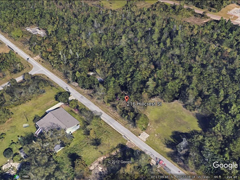 1st image of 216 Hillcrest St