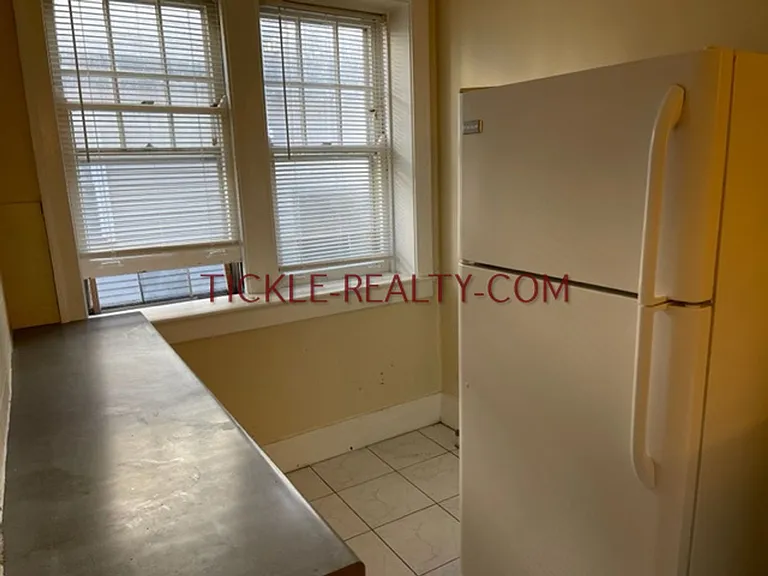 The Benson Apartment Building — Photo 7