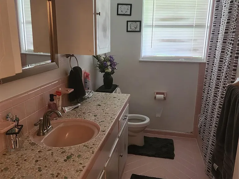 7903 Sharpview Dr — Photo 4