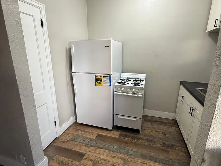 251 Maria Ave — Photo 9