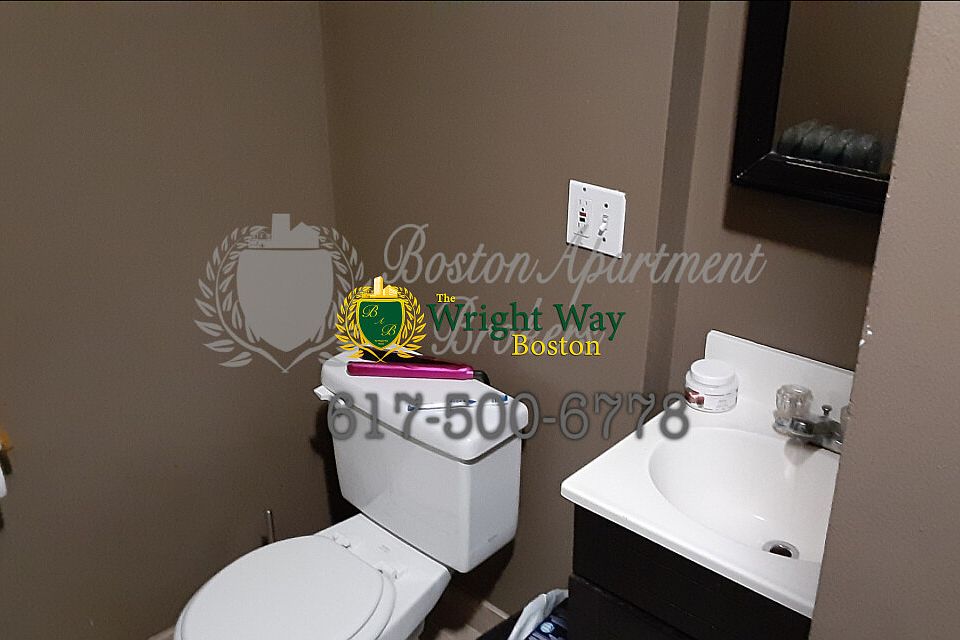2nd image of 42 Brainerd Rd #3DW