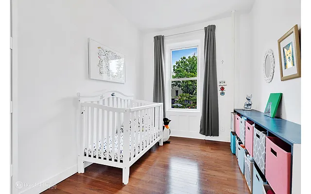 Sold by Douglas Elliman | media 14