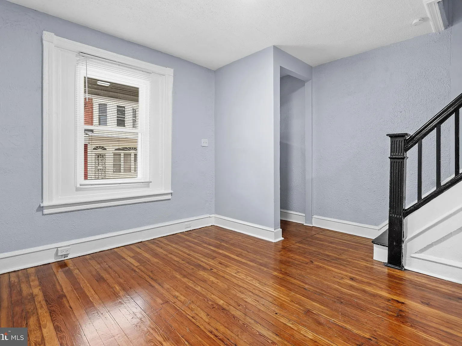 3 bed, 990 sqft, $1,550 — Photo 4