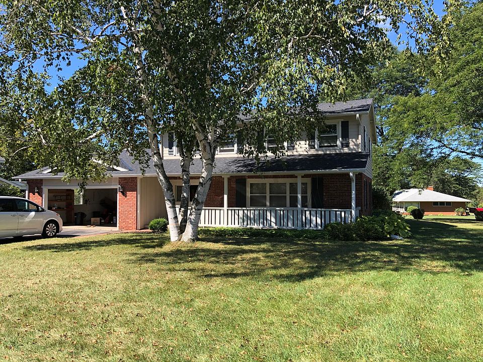 1st image of 525 Park Crest Dr