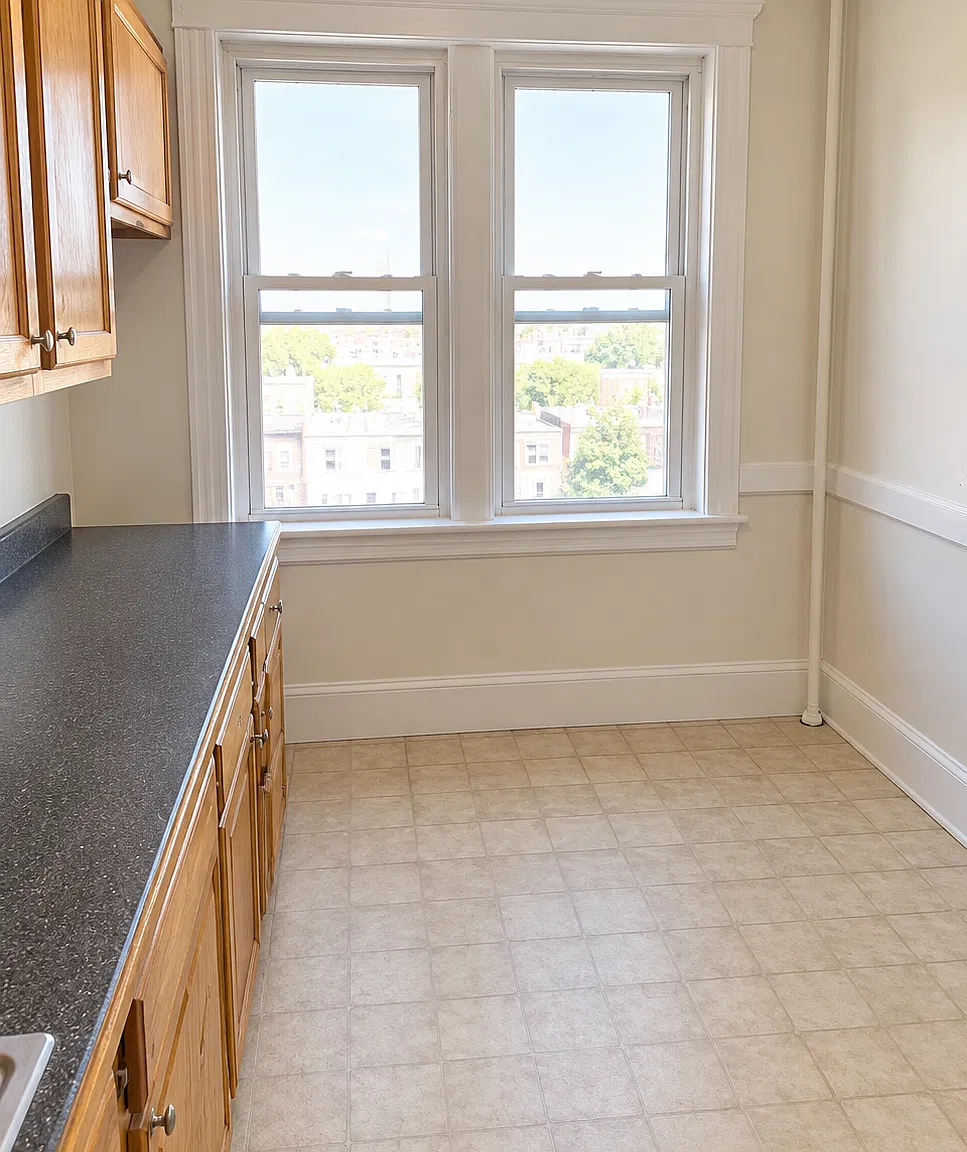 2 bed, 650 sqft, $2,200 — Photo 3