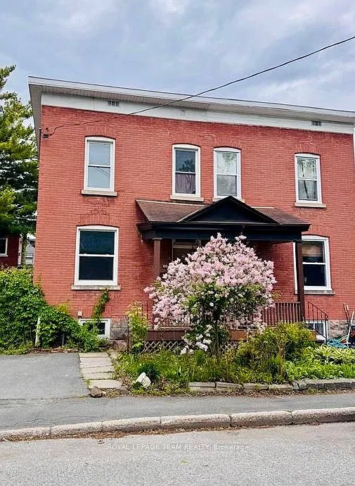 60 Herridge St