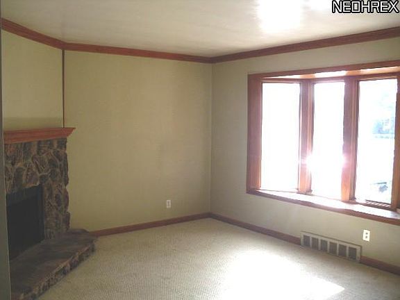3rd image of 482 Brookfield Ave
