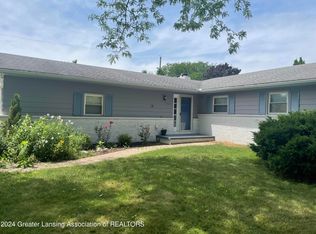 434 Green Meadows Dr, Lansing, MI 48917