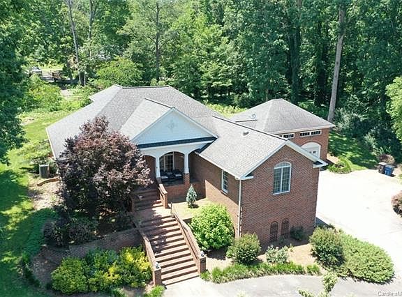 2nd image of 409 Westchester Rd