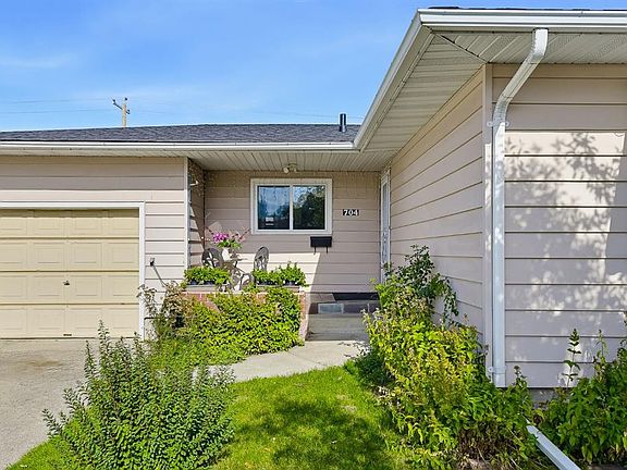 2nd image of 704 S 75th Ave SW