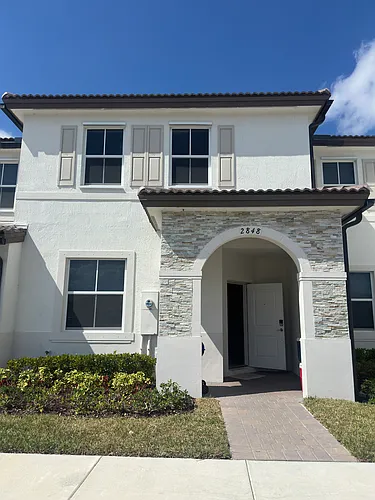 2848 SE 26th Ter #2848A Photo 1
