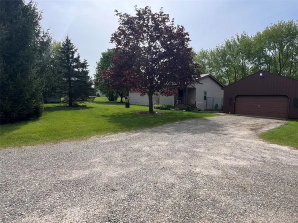 5275 Lippincott Rd, Lapeer, MI 48446