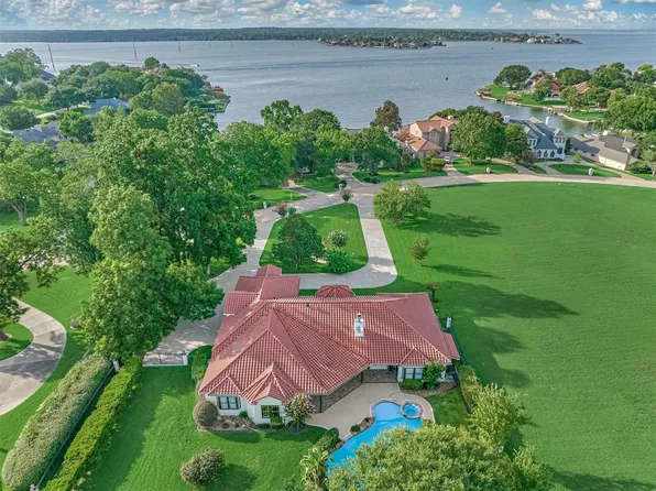 66 Lake Estates Dr, Montgomery, TX 77356
