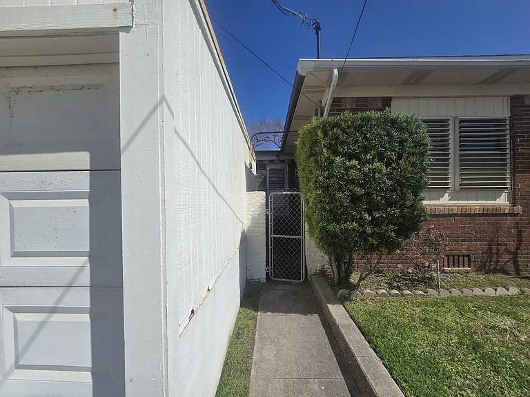 3828 Avenue S 1/2 — Photo 23