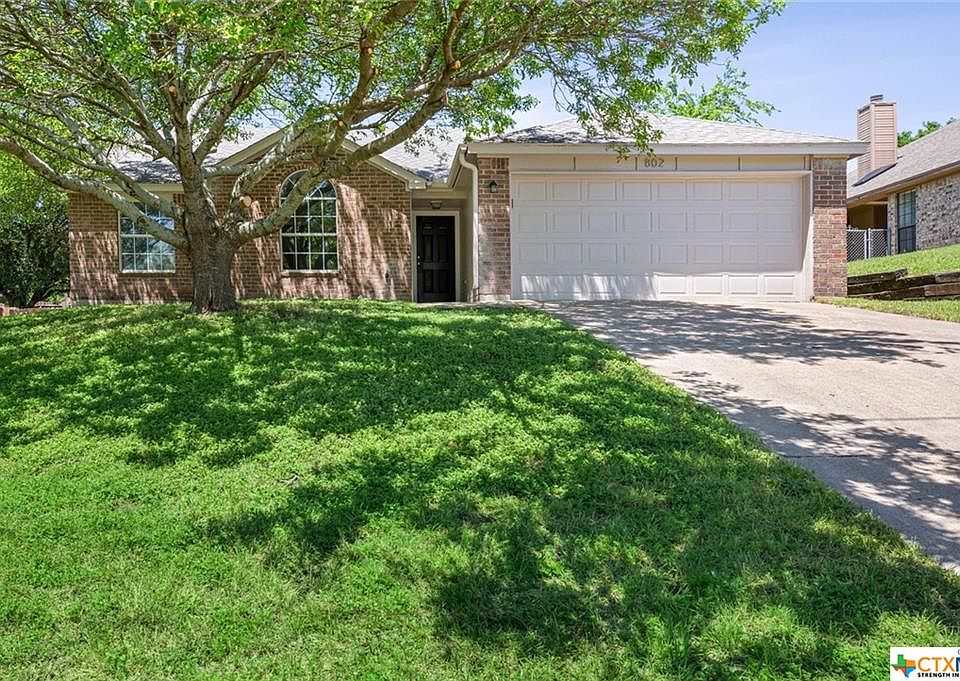 1st image of 802 Twin Oaks Dr