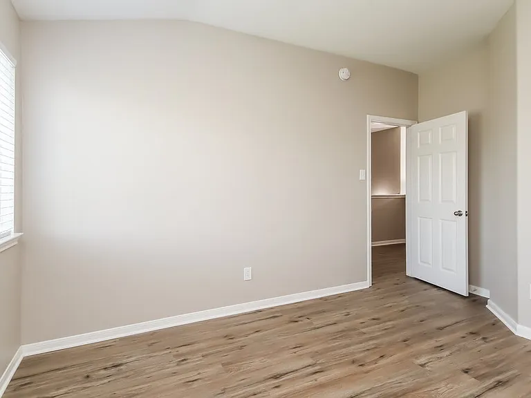 14635 Lothbury Dr — Photo 14