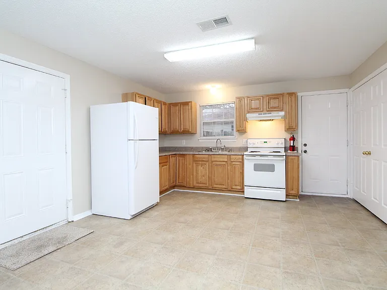 3740 Frontera Cir — Photo 5