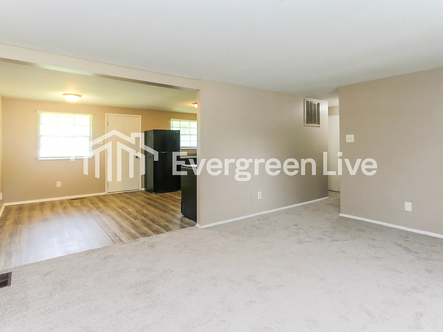 3 bed, 1.0 bath, 1016 sqft, $1,195 — Photo 3