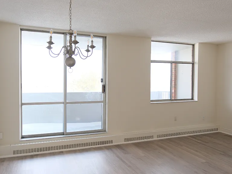 34 Centre St W — Photo 13