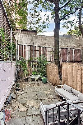 3rd image of 273 W 10th St APT 1RW
