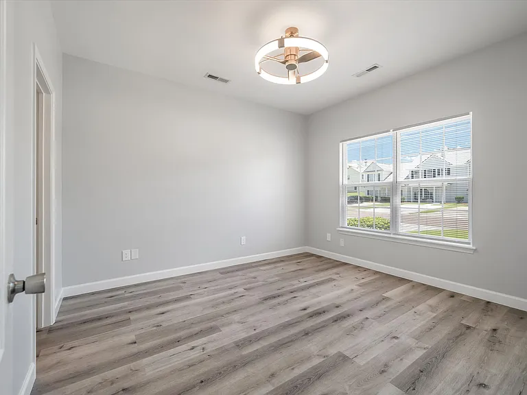 112 Black River Dr — Photo 32