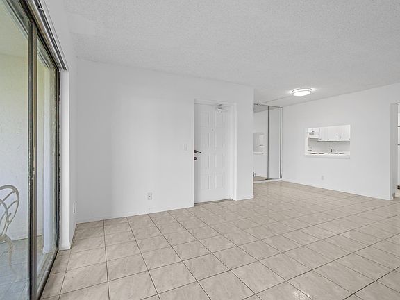 4th image of 1116 Green Pine Blvd APT F1