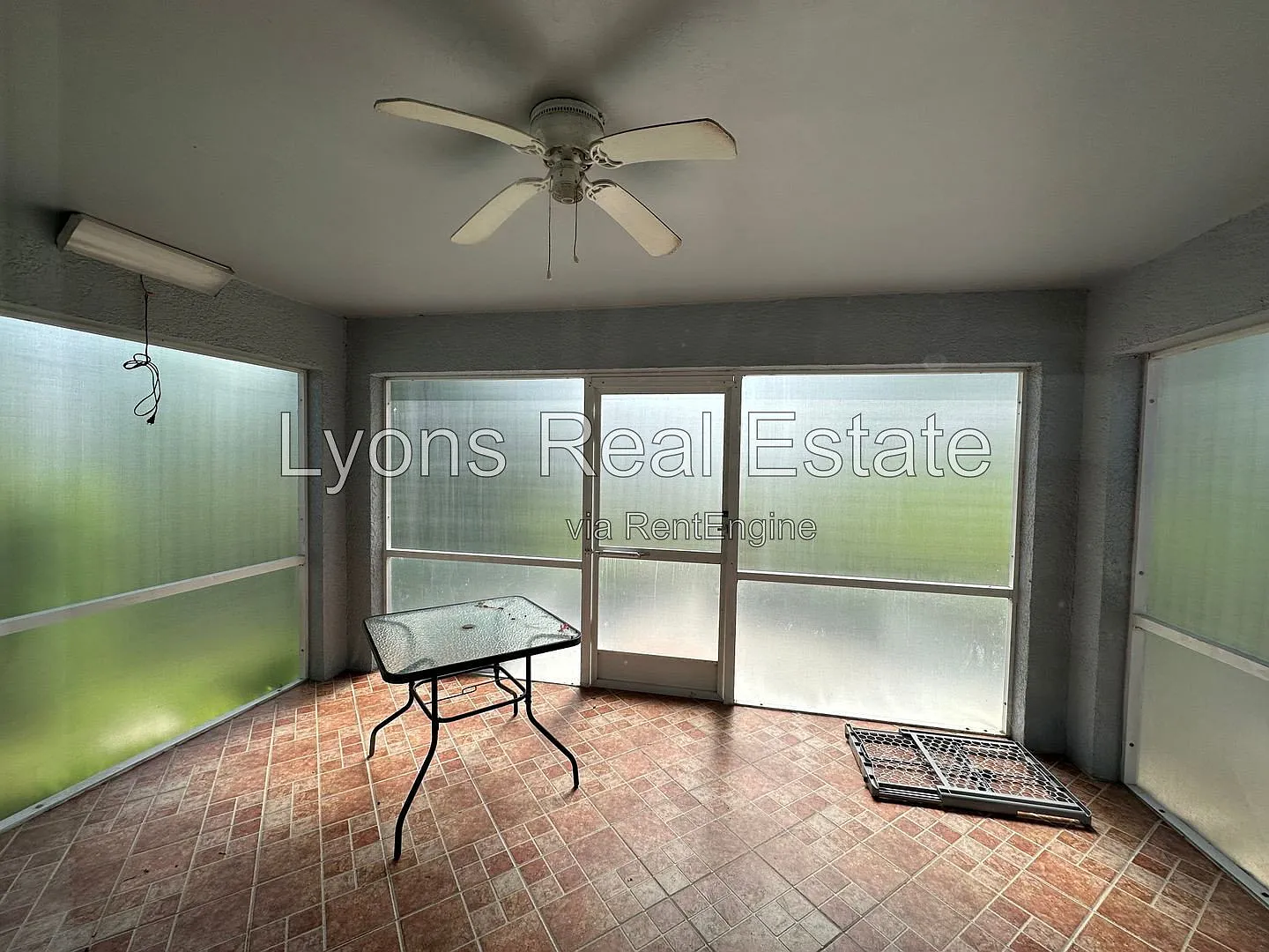 3 bed, 2.0 bath, 1650 sqft, $1,625 — Photo 3