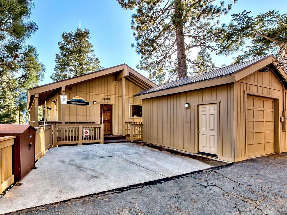 Font of house and parking off of E Reed Ave.