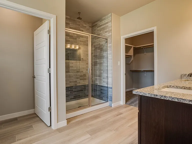 7701 Majesty Ct NW — Photo 10