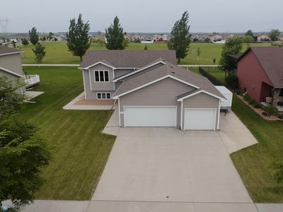 4883 Lavonne Ct S, Fargo, ND, 58104