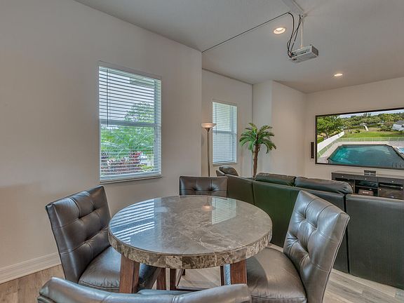 3rd image of 3208 Bluff Blvd