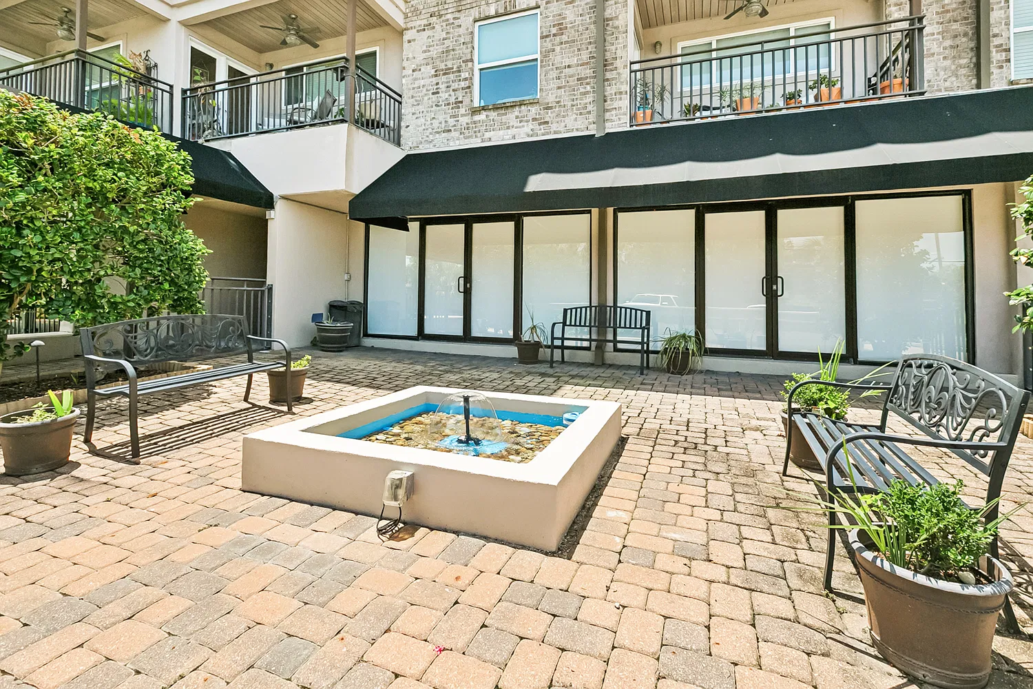 1 bed, 850 sqft, $1,375 — Photo 1