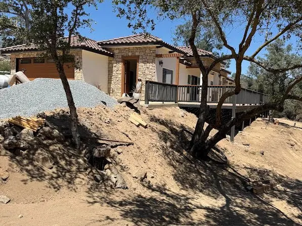 30603 Holiday Dr, Coarsegold, CA 93614