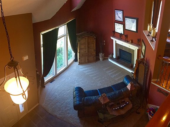 Grt Rm-Cathedral Ceilings