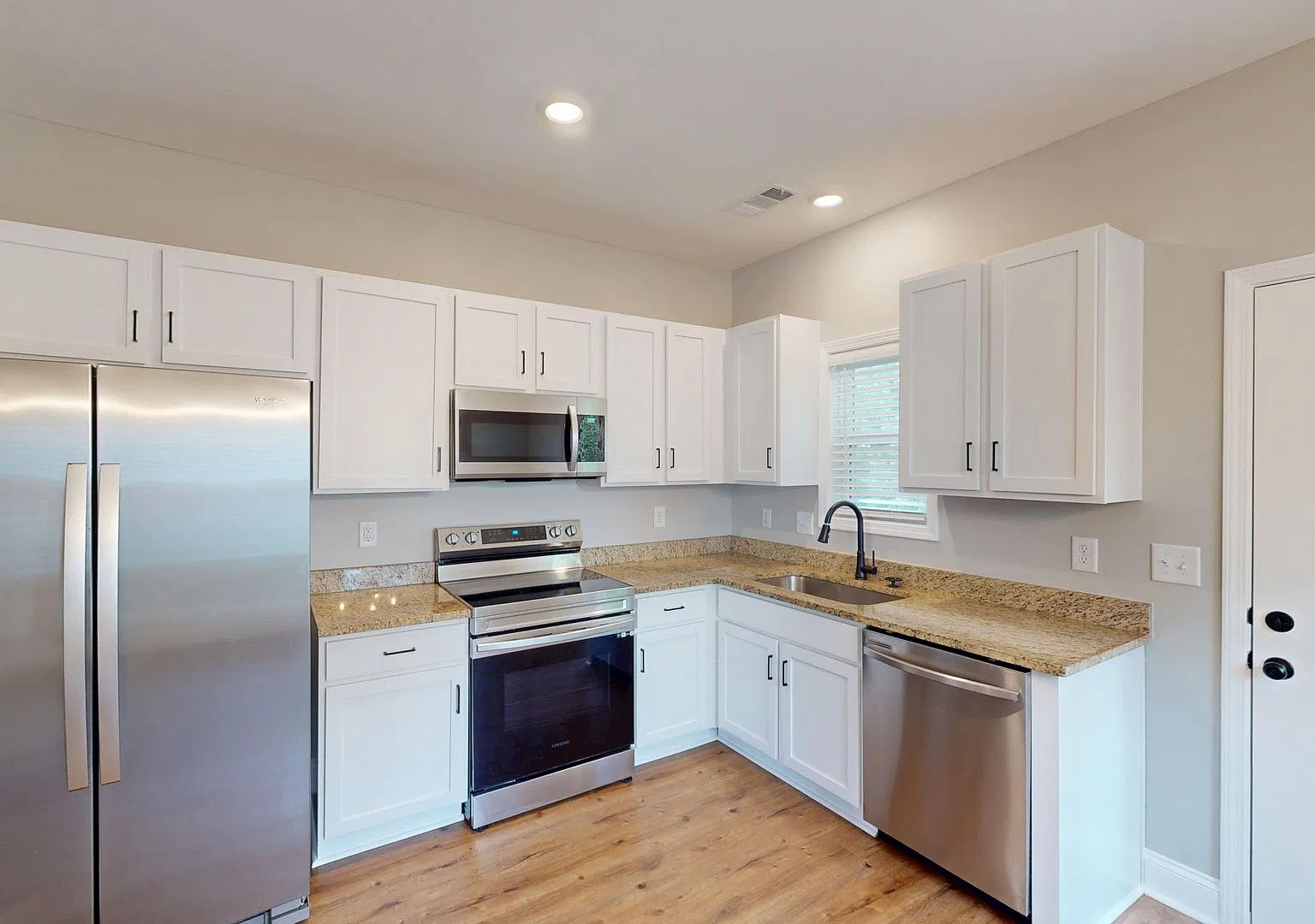 Villages at Bear Creek- 2 Bed/2.5 Bath Townhome With Flex Room! — Photo 4