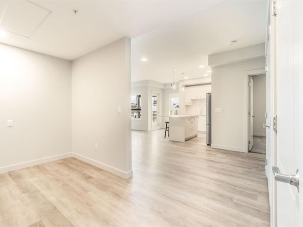 140 Jensen Ave W UNIT 207, Parksville, BC V9P 0H7