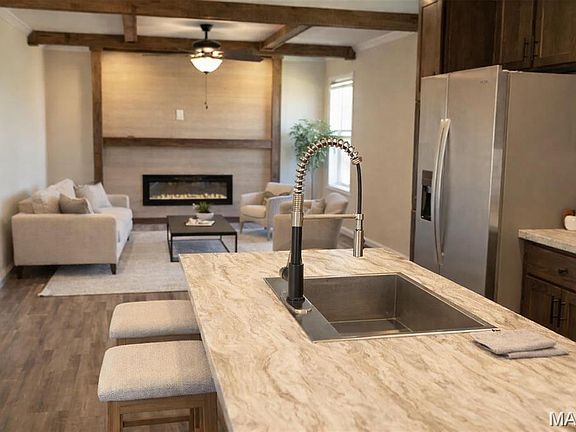 4th image of 24 Private Dr #215