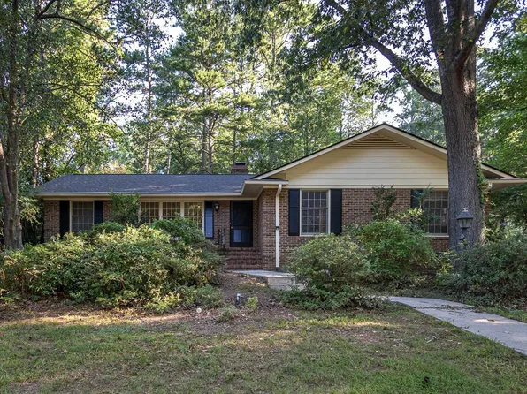 1905 Overland Dr, Chapel Hill, NC 27517