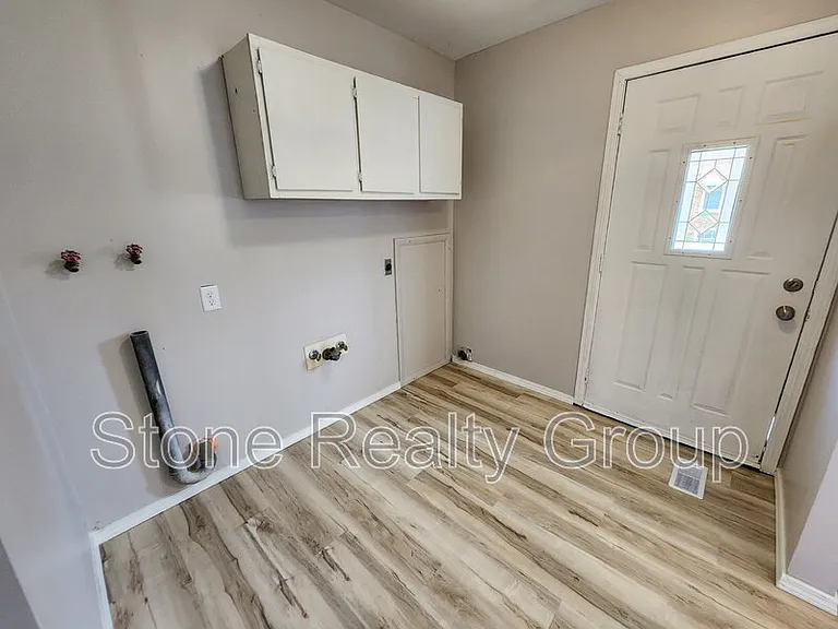 2262 3rd Ave — Photo 9