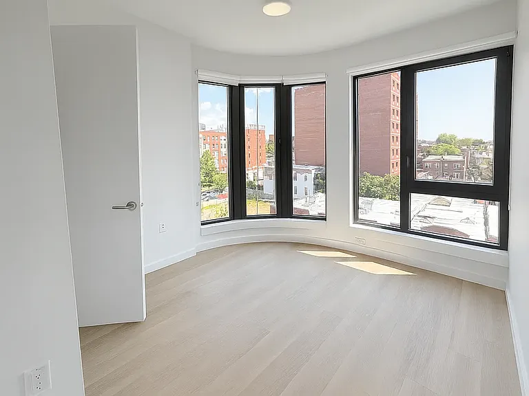 158 Lott St #660D — Photo 24