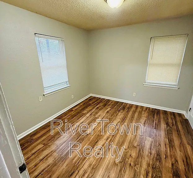 3046 Sinclair St — Photo 6