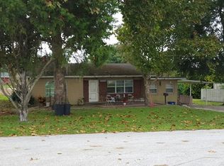 942 S Iowa Ave, Groveland, FL 34736