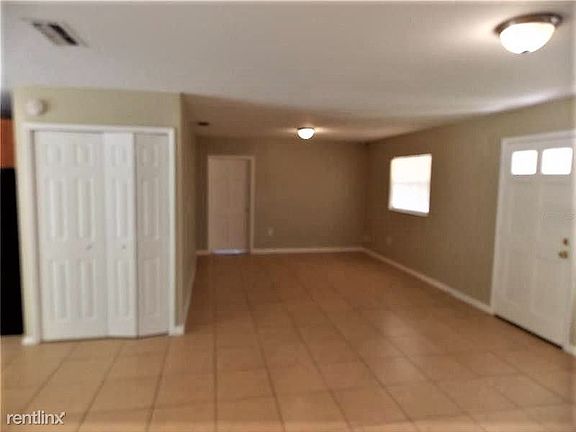 3rd image of 903 Scott Ave